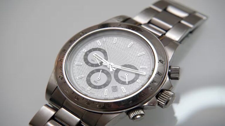 qué elementos afectan el precio de un reloj antiguo